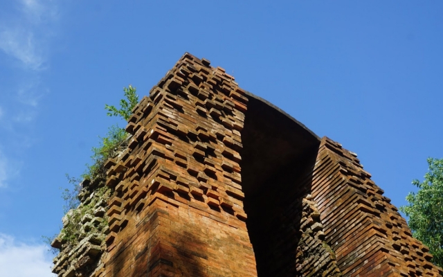 Độc lạ tháp cổ Vĩnh Hưng - chốn linh thiêng nghìn năm tuổi tại Bạc Liêu