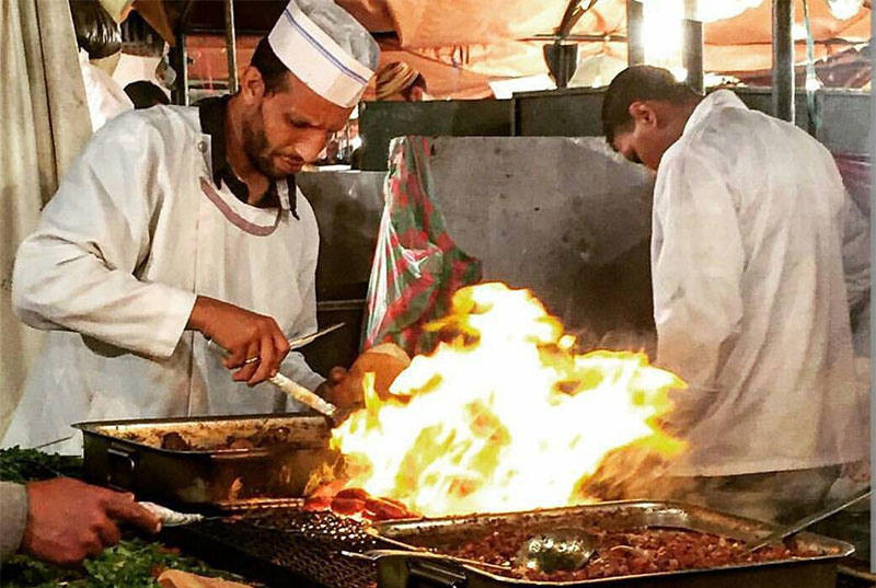 Du lịch Maroc thưởng thức món thịt xiên