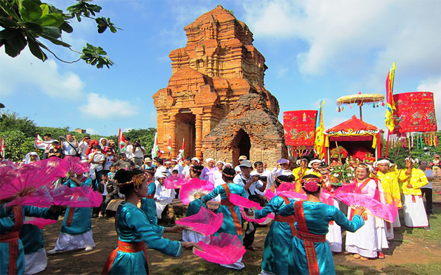 Tìm hiểu những điều thú vị của các lễ hội trong chuyến du lịch Nha Trang