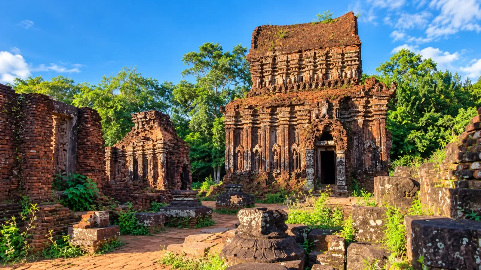 Top 6 địa điểm du lịch miền Trung tự túc đẹp, đáng đi và dễ lên lịch trình