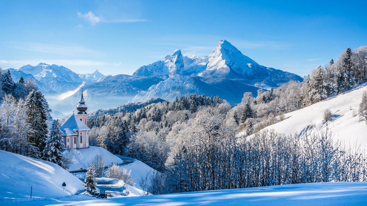 Đi du lich chau Au đến nước Đức, bạn đừng quên hãy ngắm dãy Alps phủ tuyết trắng trước khi về nhé.