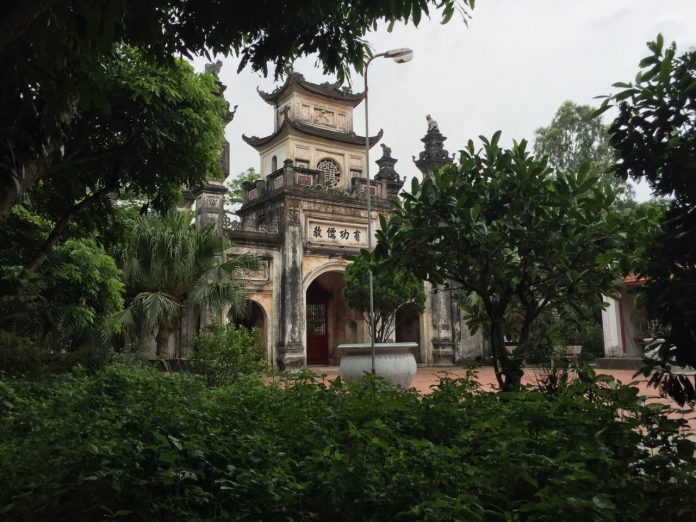 Thành cổ Luy Lâu uy nghiêm, cổ kính . Tour du lich Bac Ninh.