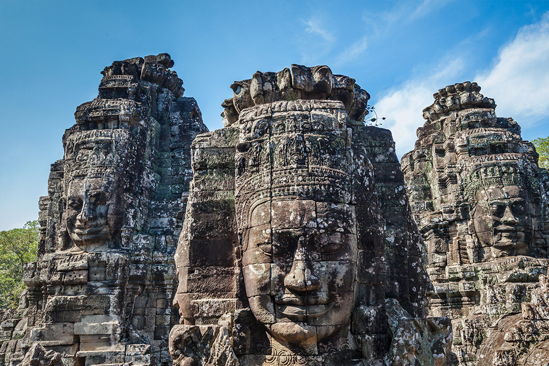 Những tượng đá mặt người bí ẩn ở đền Bayon - điểm đến tour Campuchia tâm linh nổi tiếng.