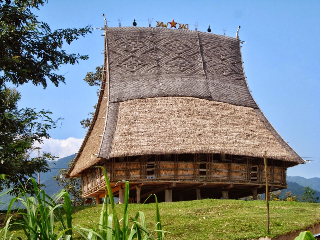 Tour Tây Nguyên - Đến Kon Tum chiêm ngưỡng nhà Rông Tây Nguyên