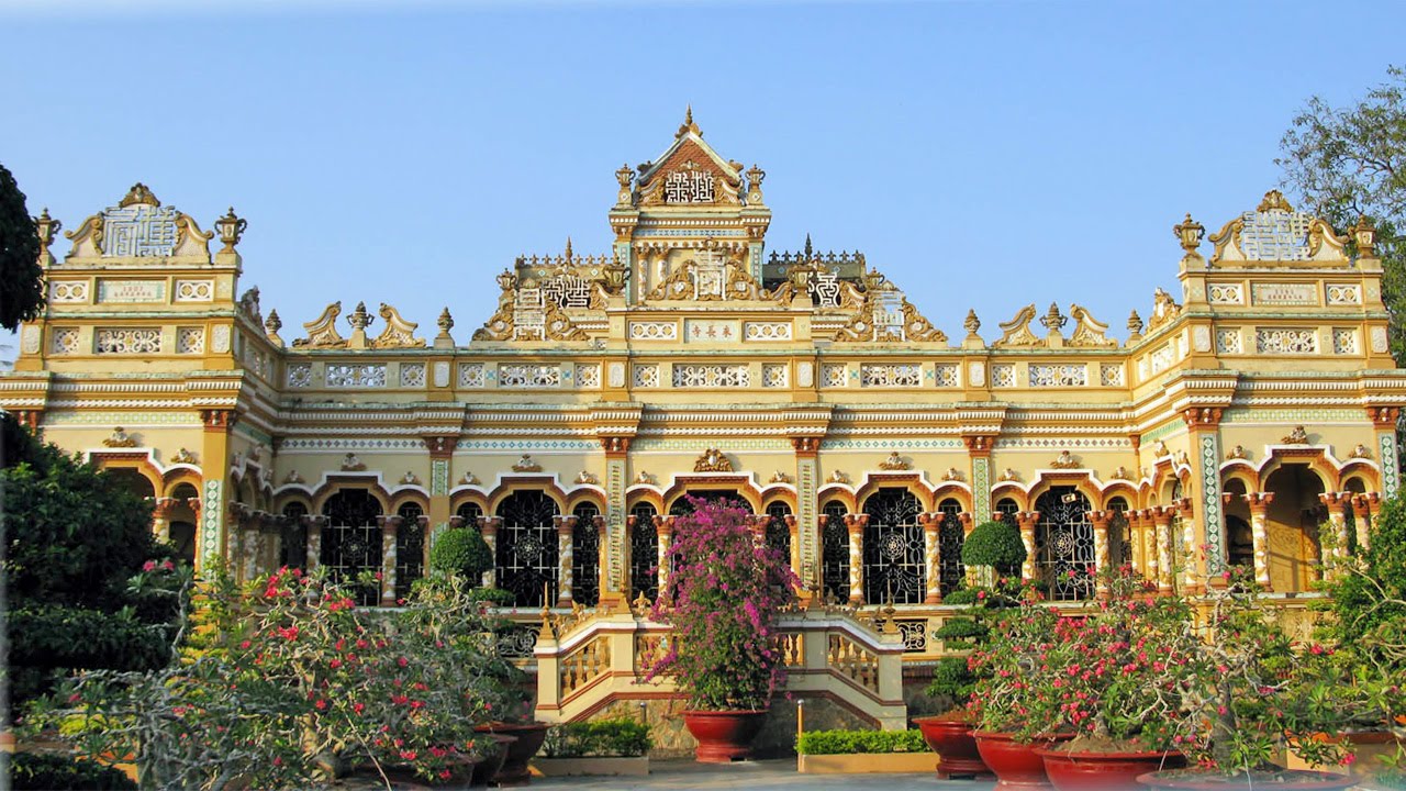 Khi du lịch Tiền Giang, đừng bỏ lỡ ngôi chùa độc đáo này nhé. tour du lich tien giang.