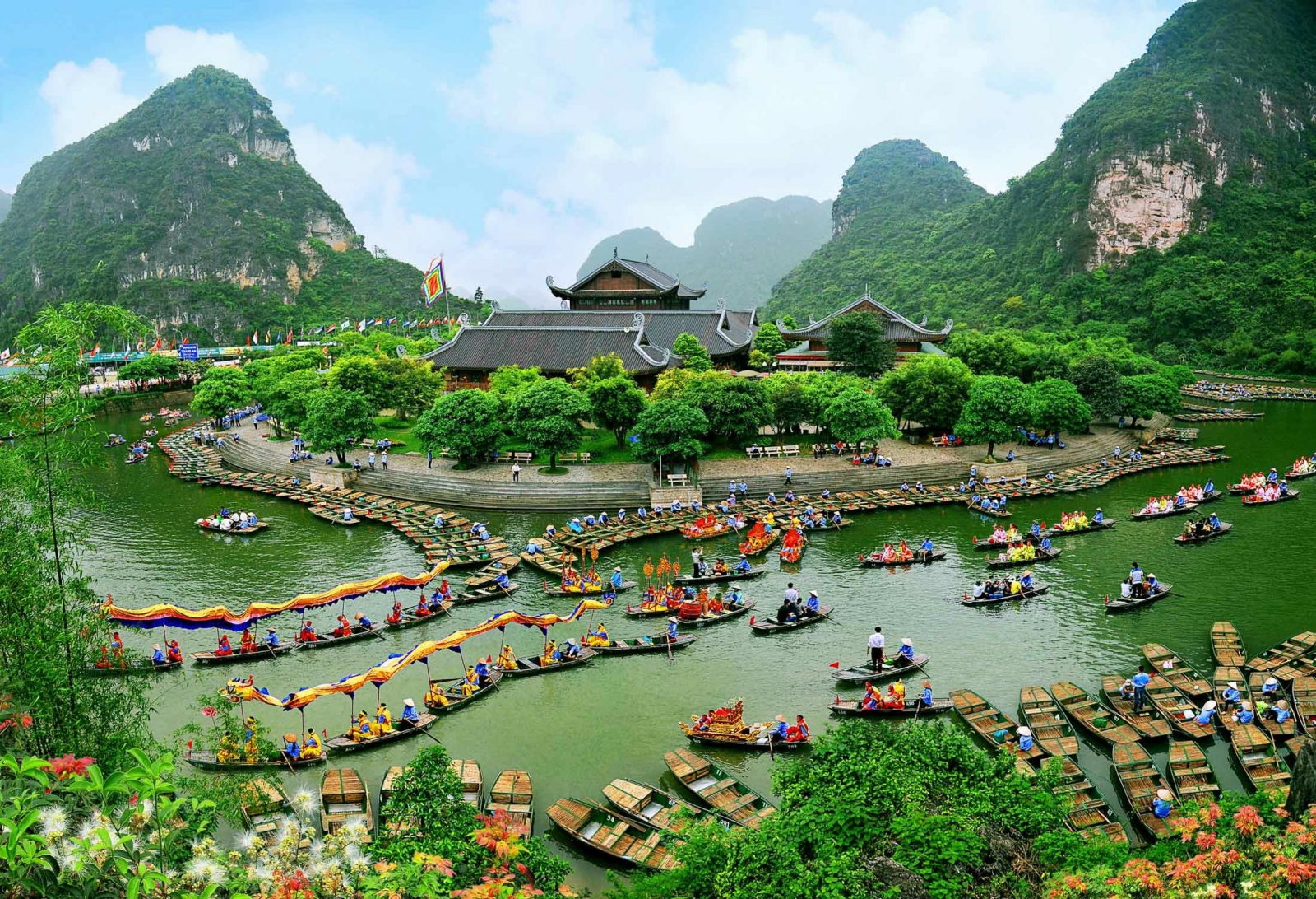 Tour xuyên Việt - Tràng An, Ninh Bình