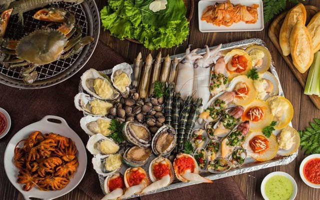 Trải nghiệm 5 nhà hàng hải sản ngon nhất trong chuyến du lịch Hạ Long