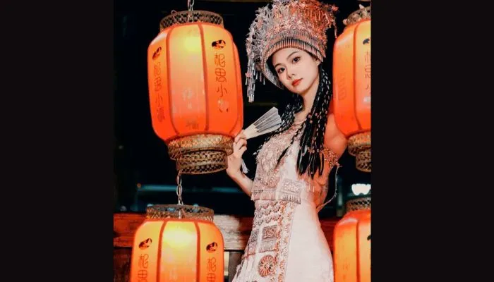 canh-dem-lung-linh-voi-nhung-chiec-den-long