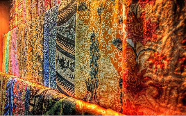 Vải Batik là món quà lưu niệm mà bạn có thể sử dụng để làm quà