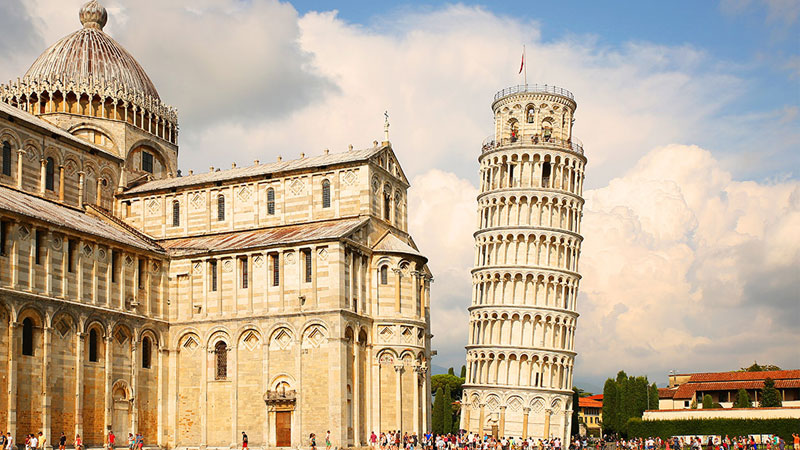 Vẻ đẹp độc đáo của tháp nghiêng Pisa