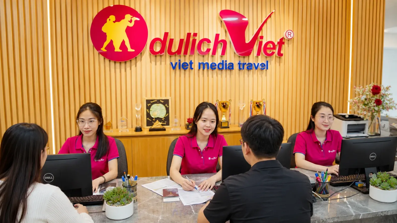 Du Lịch Việt hỗ trợ kiểm tra hồ sơ visa Trung Quốc