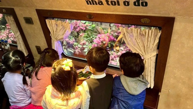 Vé tàu Hà Nội 5 Cửa Ô ưu đãi dành cho trẻ em, người cao tuổi và đối tượng chính sách