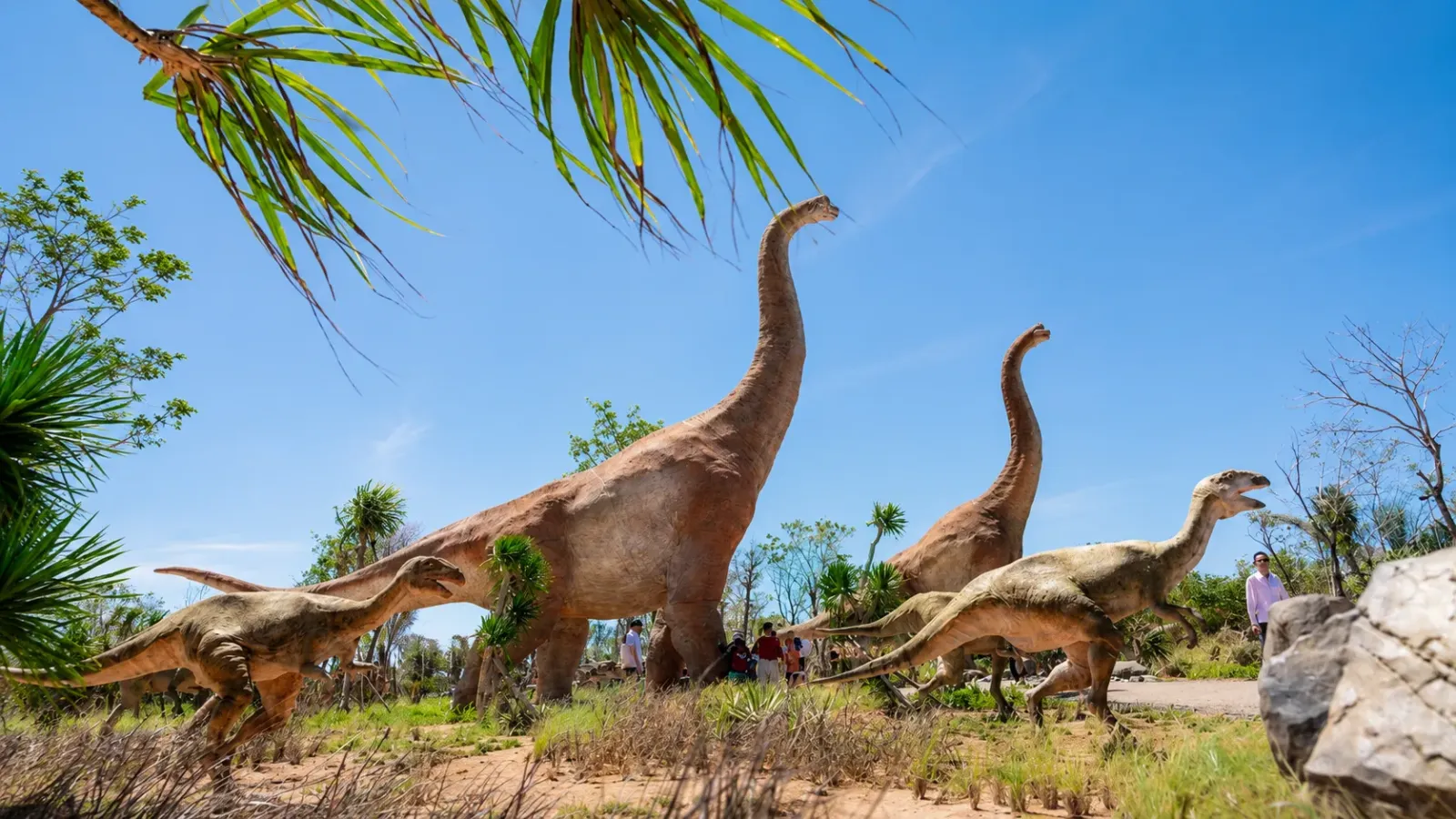 Mô hình khủng long ăn cỏ tại Bình nguyên khổng lồ Dino Park