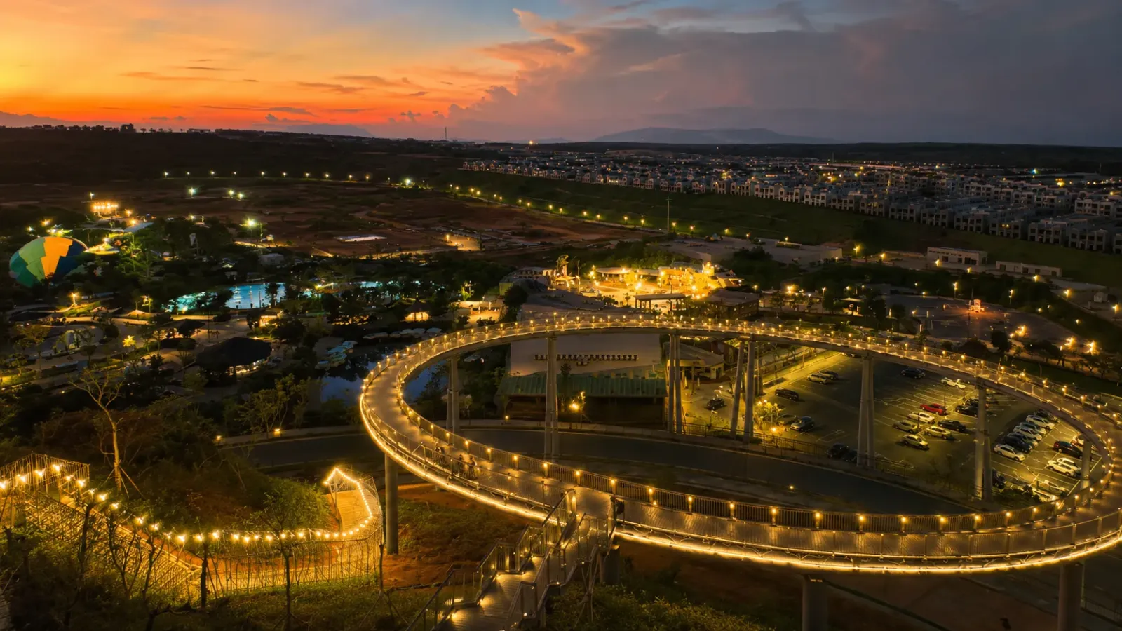 Cầu Kỳ Quan Bridge of Wonder hình tròn tại Wonder Hill Phan Thiết