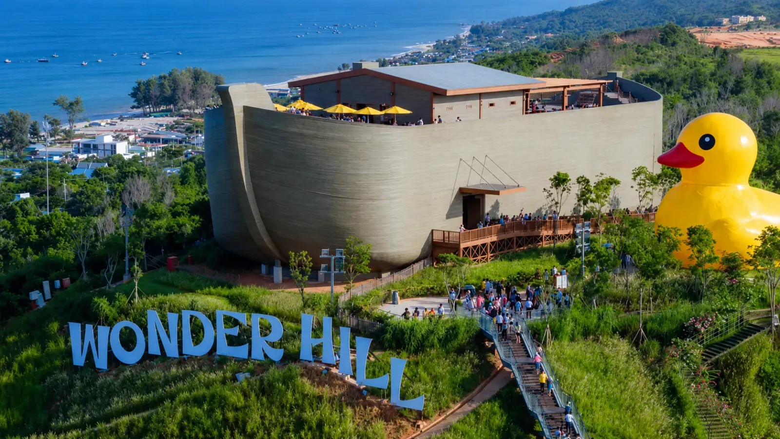 Tàu Kỳ Quan Noah Ship of Wonder tại Wonder Hill