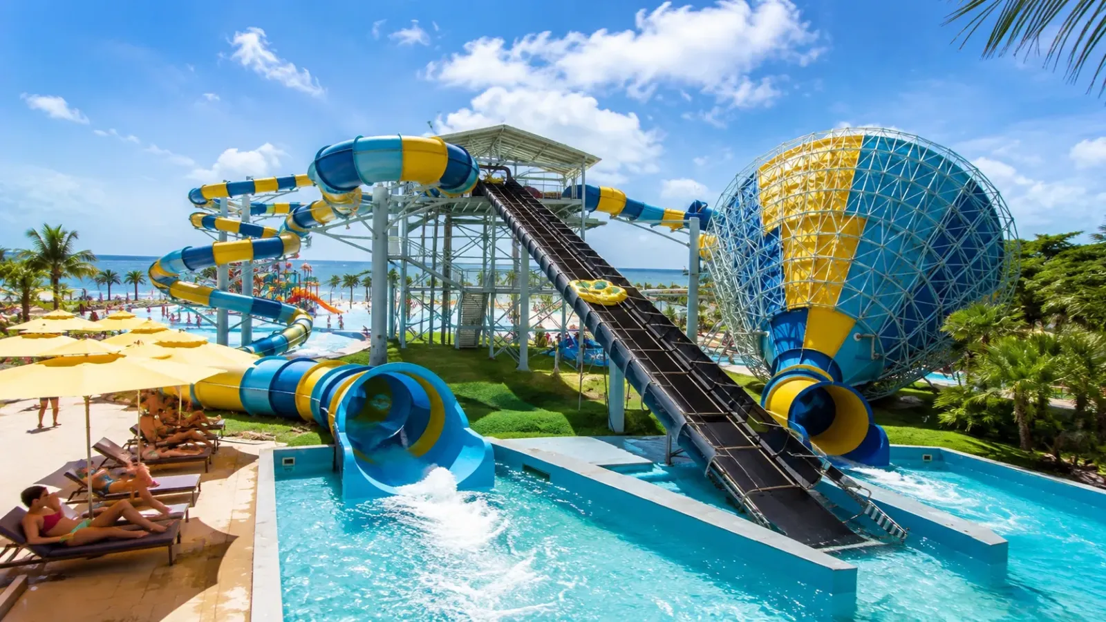 Các trò chơi nước tại Wonderland Water Park Phan Thiết