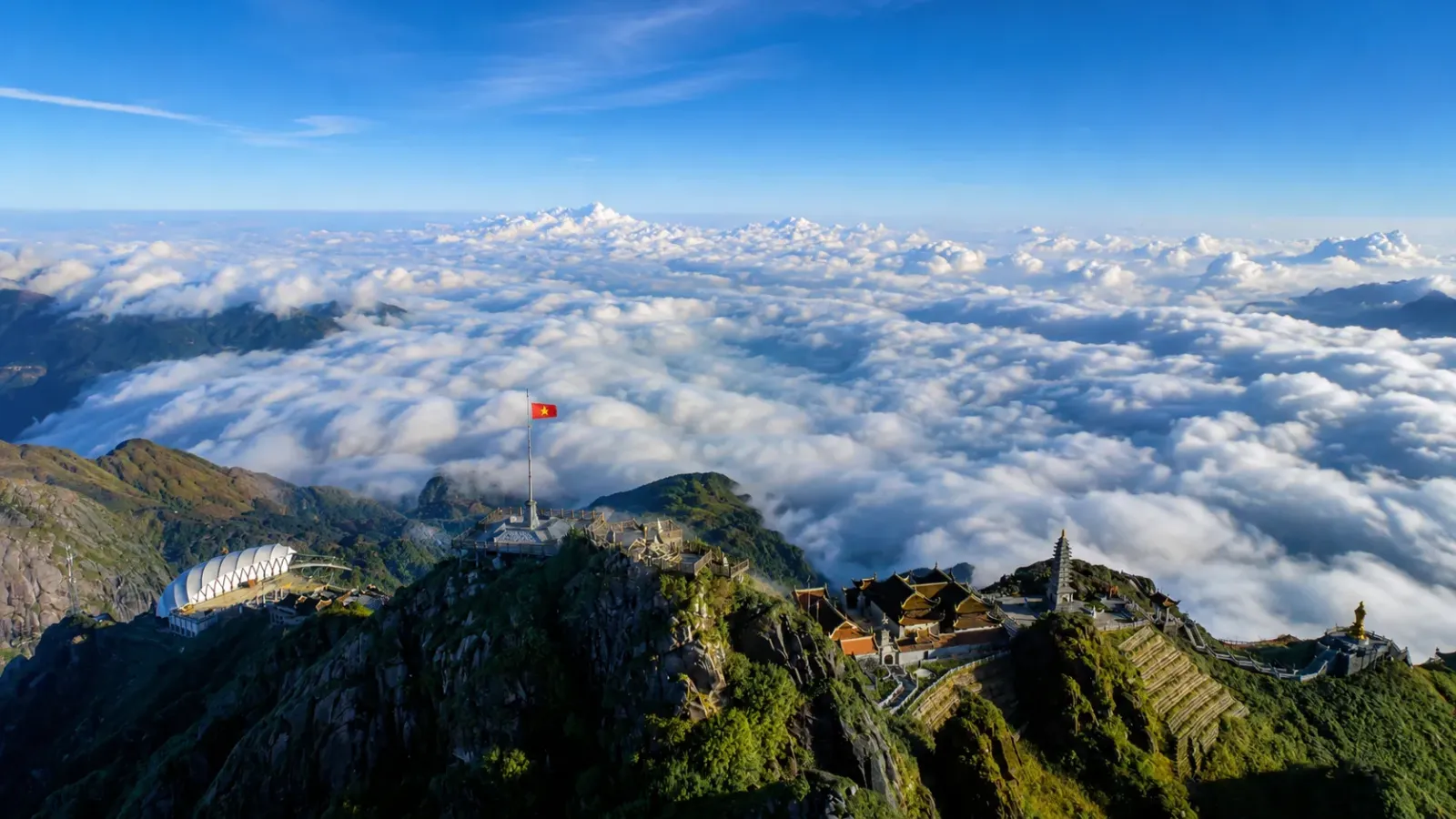 Biển mây trên đỉnh Fansipan tại Sa Pa