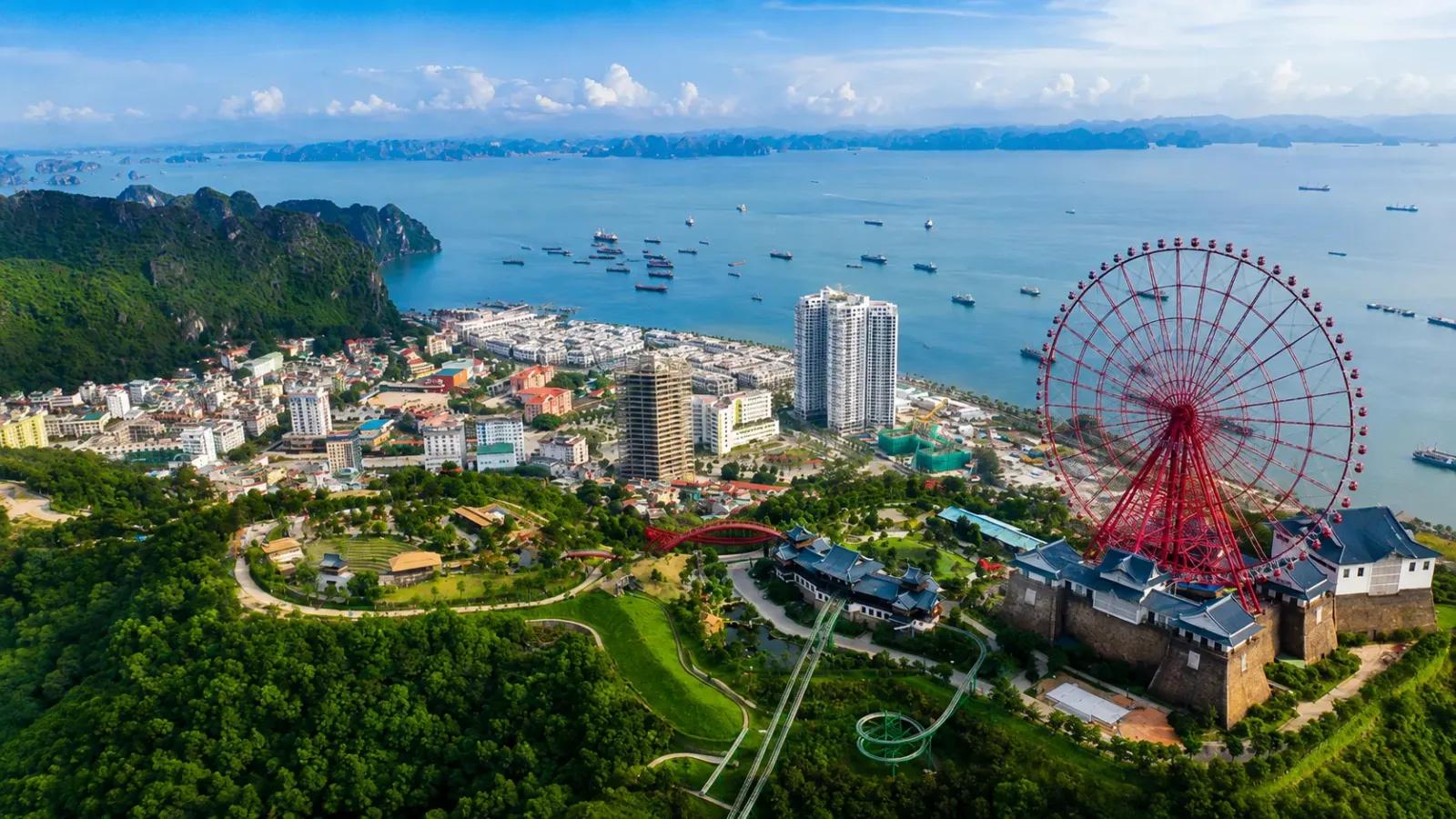 Sun Wheel mang đến góc nhìn từ trên cao về khu vực Hạ Long