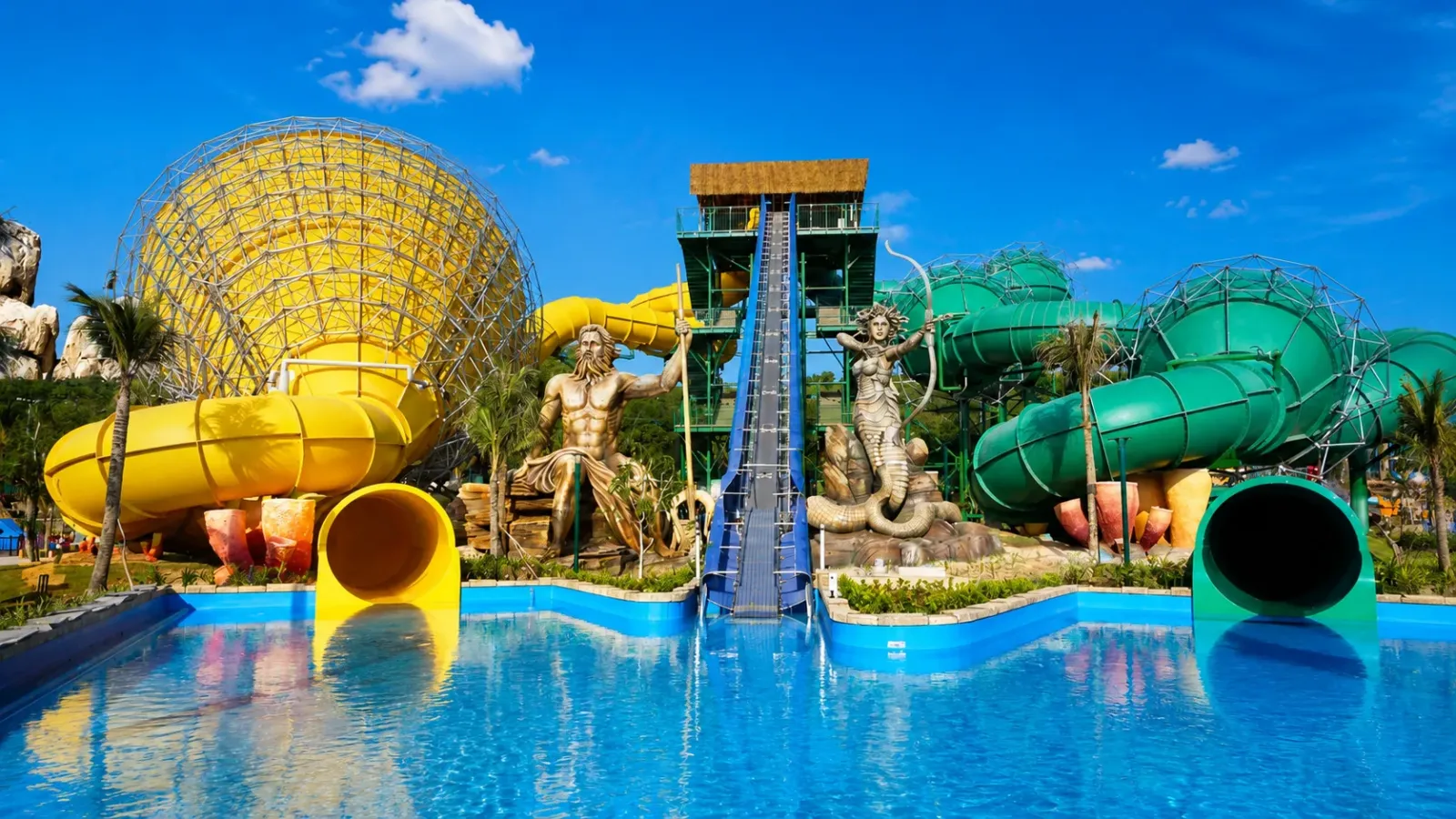 Hệ thống đường trượt tại công viên nước Sun World Hà Nam